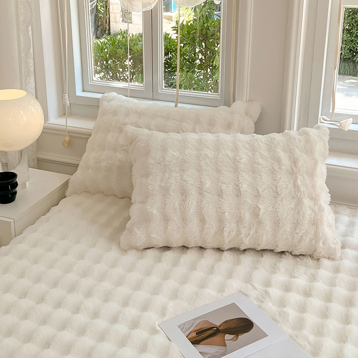 91家纺网 家纺一手货源 找家纺 梦舒羽 2025新款兔毛绒水晶绒床垫保护罩牛奶绒床垫床单罩单件床裙单品床裙 兔毛绒泡泡-晨曦白