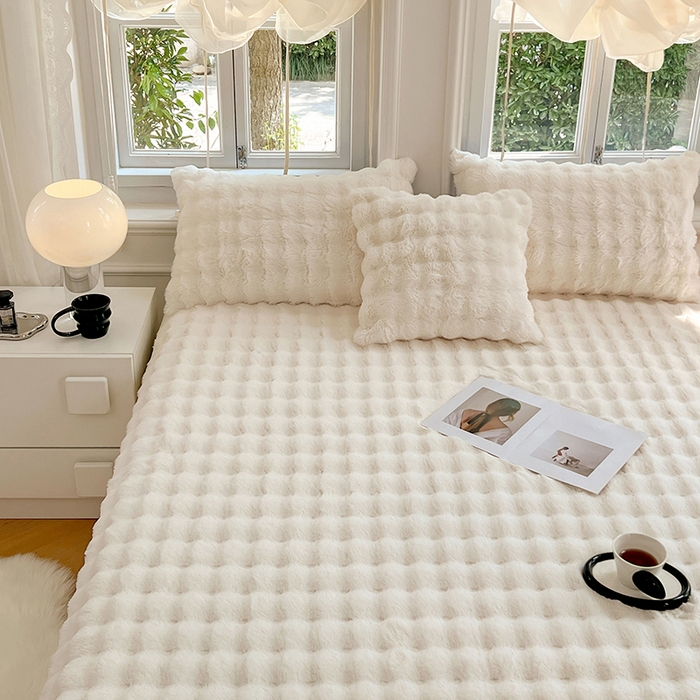 91家纺网 家纺一手货源 找家纺 梦舒羽 2025新款兔毛绒水晶绒床垫保护罩牛奶绒床垫床单罩单件床裙单品床裙 兔毛绒泡泡-晨曦白