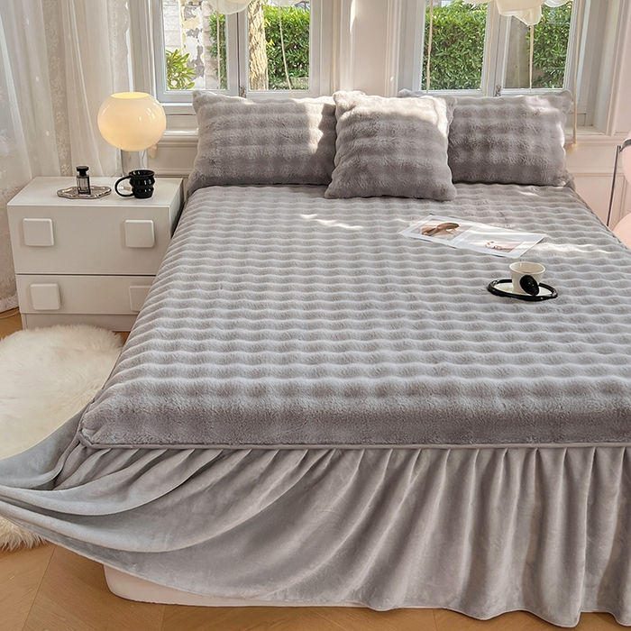 91家纺网 家纺一手货源 找家纺 梦舒羽 2025新款兔毛绒水晶绒床垫保护罩牛奶绒床垫床单罩单件床裙单品床裙 兔毛绒泡泡-烟雨灰