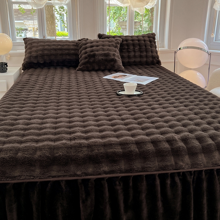 91家纺网 家纺一手货源 找家纺 梦舒羽 2025新款兔毛绒水晶绒床垫保护罩牛奶绒床垫床单罩单件床裙单品床裙 兔毛绒泡泡-咖啡色