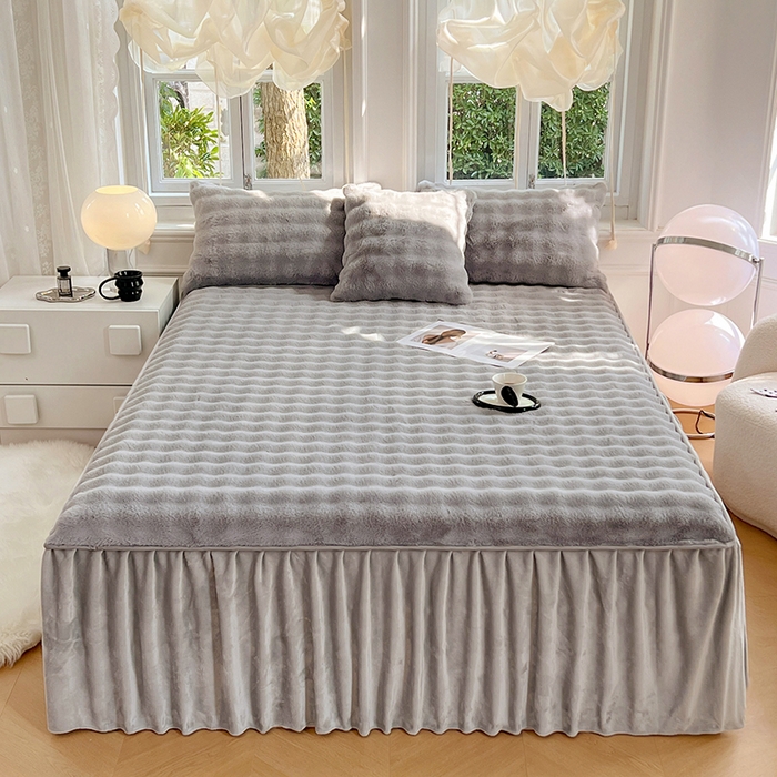 91家纺网 家纺一手货源 找家纺 梦舒羽 2025新款兔毛绒水晶绒床垫保护罩牛奶绒床垫床单罩单件床裙单品床裙 兔毛绒泡泡-烟雨灰