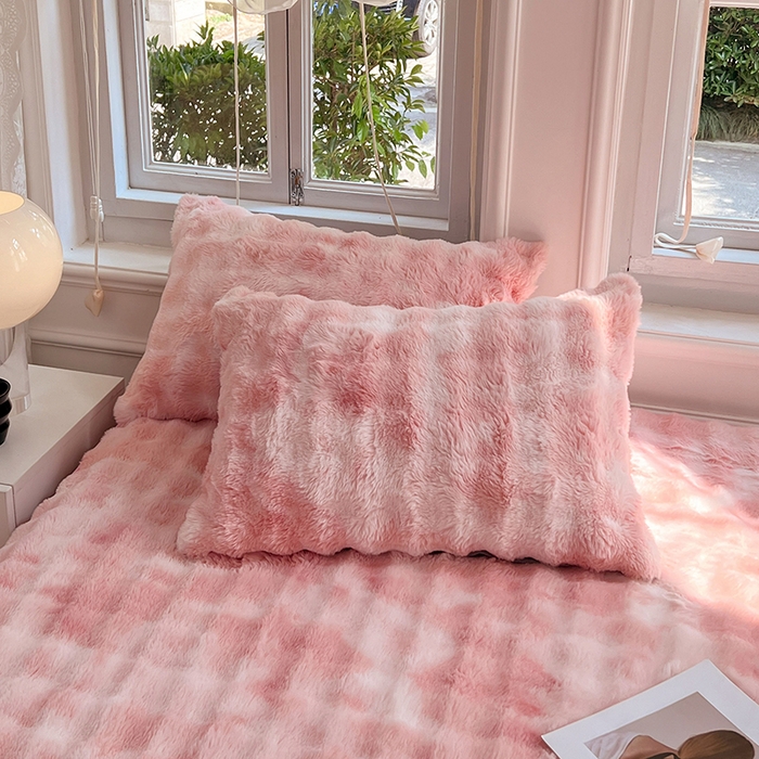 91家纺网 家纺一手货源 找家纺 梦舒羽 2025新款兔毛绒水晶绒床垫保护罩牛奶绒床垫床单罩单件床裙单品床裙 兔毛绒泡泡-梦幻樱粉