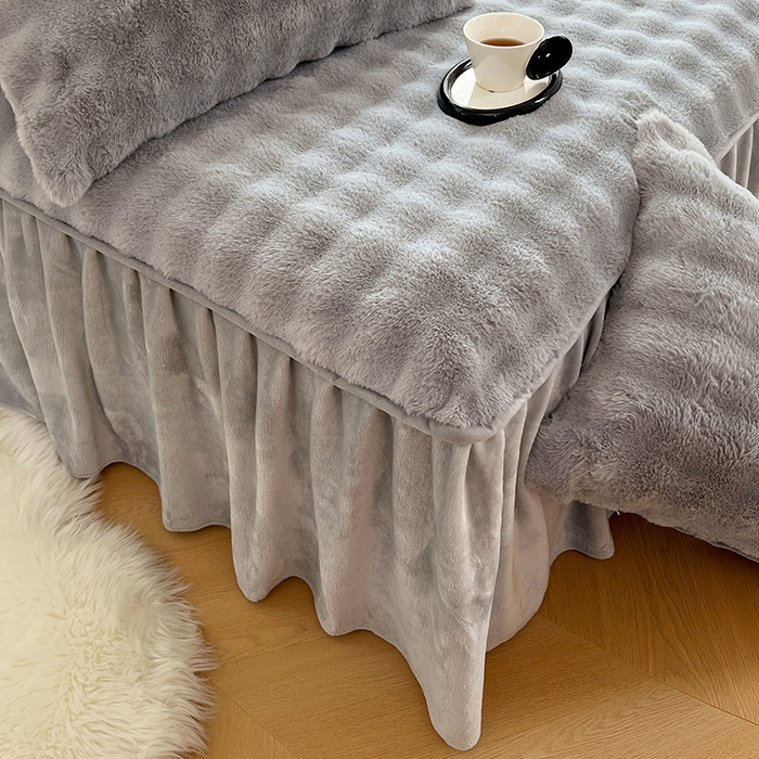 91家纺网 家纺一手货源 找家纺 梦舒羽 2025新款兔毛绒水晶绒床垫保护罩牛奶绒床垫床单罩单件床裙单品床裙 兔毛绒泡泡-烟雨灰