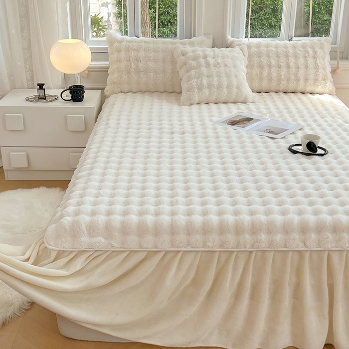 91家纺网 家纺一手货源 找家纺 梦舒羽 2025新款兔毛绒水晶绒床垫保护罩牛奶绒床垫床单罩单件床裙单品床裙 兔毛绒泡泡-晨曦白