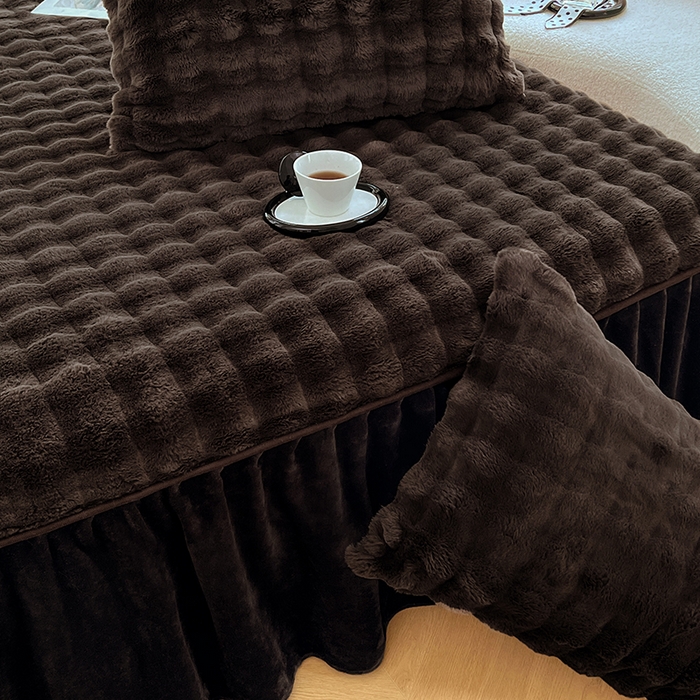 91家纺网 家纺一手货源 找家纺 梦舒羽 2025新款兔毛绒水晶绒床垫保护罩牛奶绒床垫床单罩单件床裙单品床裙 兔毛绒泡泡-咖啡色