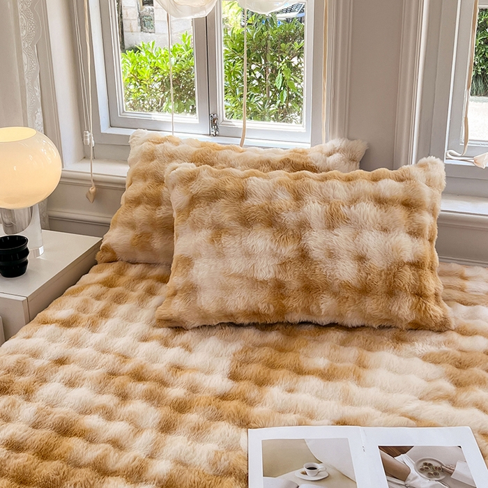 91家纺网 家纺一手货源 找家纺 梦舒羽 2025新款兔毛绒水晶绒床垫保护罩牛奶绒床垫床单罩单件床裙单品床裙 兔毛绒泡泡-梦幻奶咖