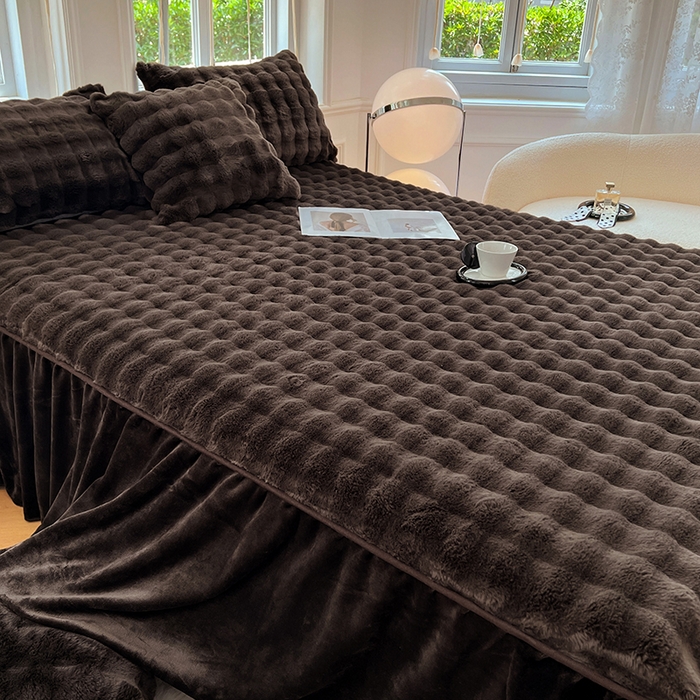 91家纺网 家纺一手货源 找家纺 梦舒羽 2025新款兔毛绒水晶绒床垫保护罩牛奶绒床垫床单罩单件床裙单品床裙 兔毛绒泡泡-咖啡色