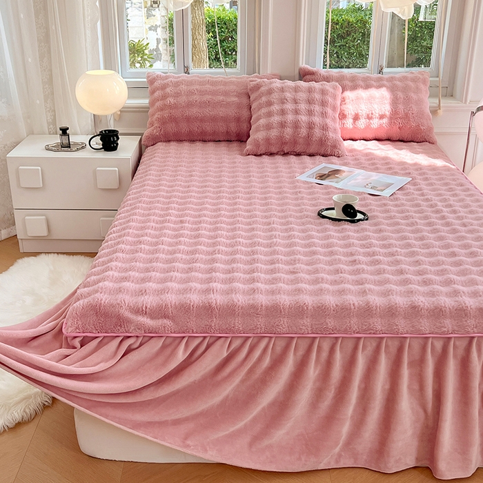 91家纺网 家纺一手货源 找家纺 梦舒羽 2025新款兔毛绒水晶绒床垫保护罩牛奶绒床垫床单罩单件床裙单品床裙 兔毛绒泡泡-云梦粉