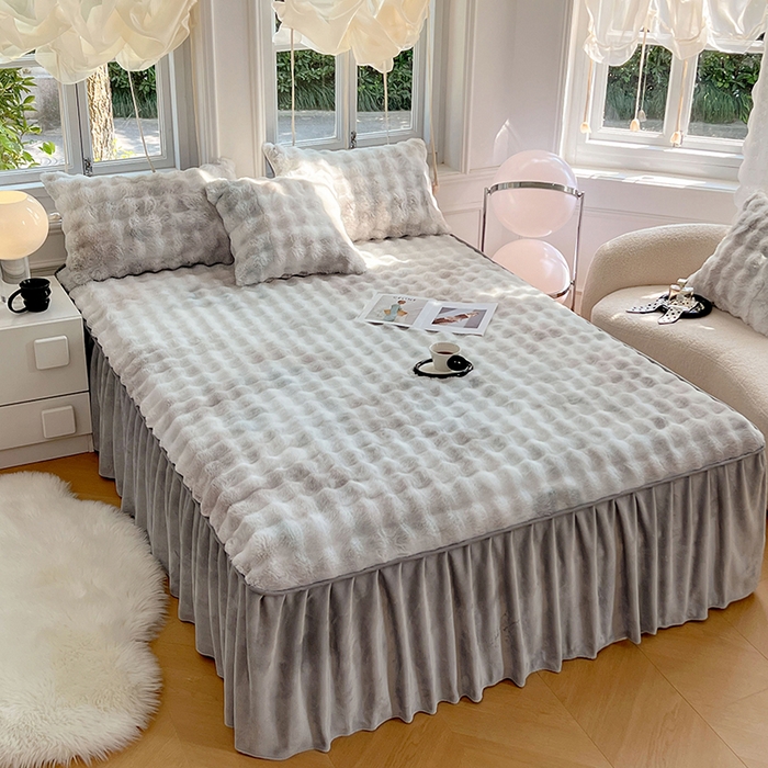 91家纺网 家纺一手货源 找家纺 梦舒羽 2025新款兔毛绒水晶绒床垫保护罩牛奶绒床垫床单罩单件床裙单品床裙 兔毛绒泡泡-梦幻浅灰