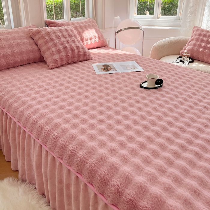 91家纺网 家纺一手货源 找家纺 梦舒羽 2025新款兔毛绒水晶绒床垫保护罩牛奶绒床垫床单罩单件床裙单品床裙 兔毛绒泡泡-云梦粉