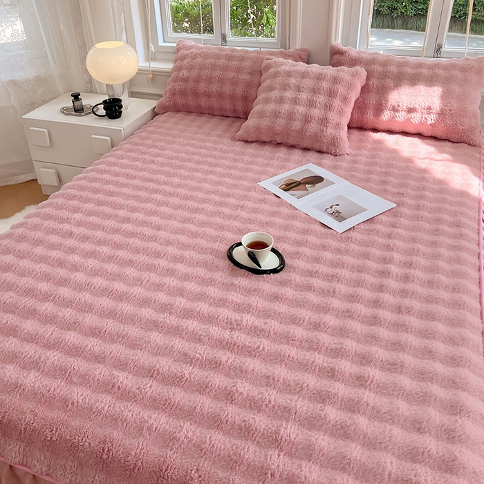 91家纺网 家纺一手货源 找家纺 梦舒羽 2025新款兔毛绒水晶绒床垫保护罩牛奶绒床垫床单罩单件床裙单品床裙 兔毛绒泡泡-云梦粉