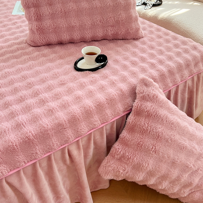 91家纺网 家纺一手货源 找家纺 梦舒羽 2025新款兔毛绒水晶绒床垫保护罩牛奶绒床垫床单罩单件床裙单品床裙 兔毛绒泡泡-云梦粉