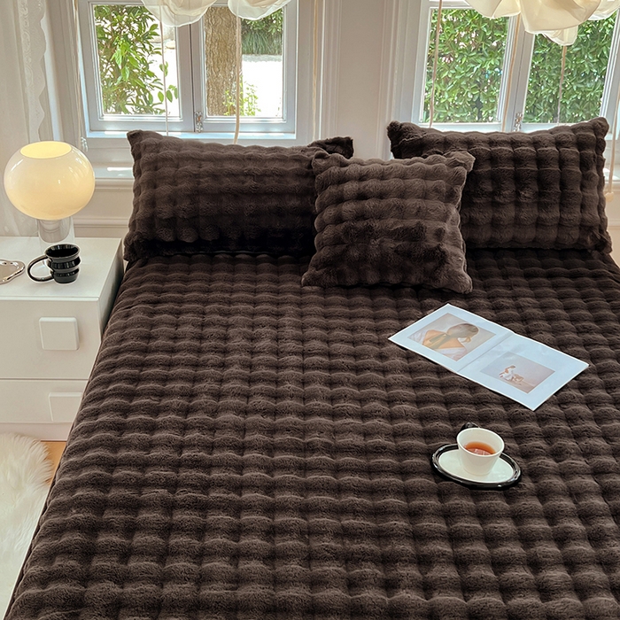 91家纺网 家纺一手货源 找家纺 梦舒羽 2025新款兔毛绒水晶绒床垫保护罩牛奶绒床垫床单罩单件床裙单品床裙 兔毛绒泡泡-咖啡色