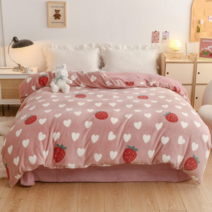金盛纺 2025新款高克重牛奶绒印花系列单被套(可定制) 桃心草莓