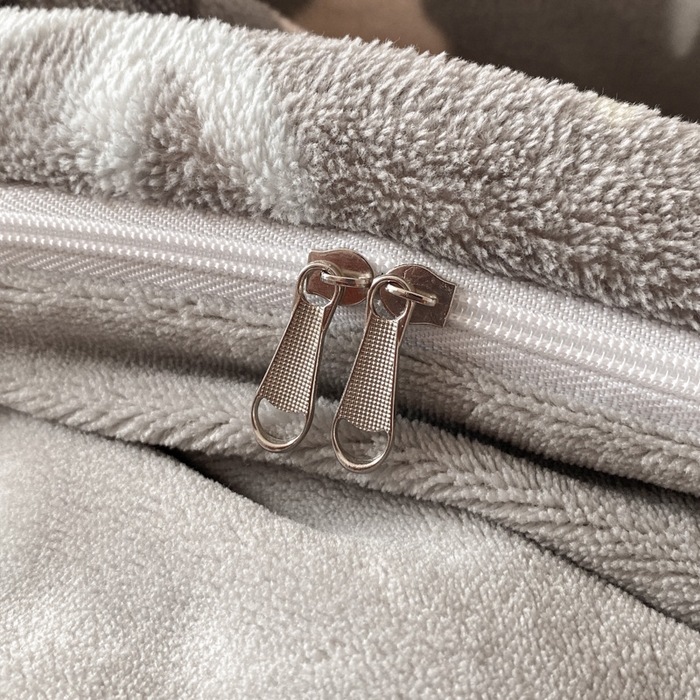 91家纺网 家纺一手货源 找家纺 金盛纺 2025新款高克重牛奶绒印花系列单被套(可定制) 繁花（灰）