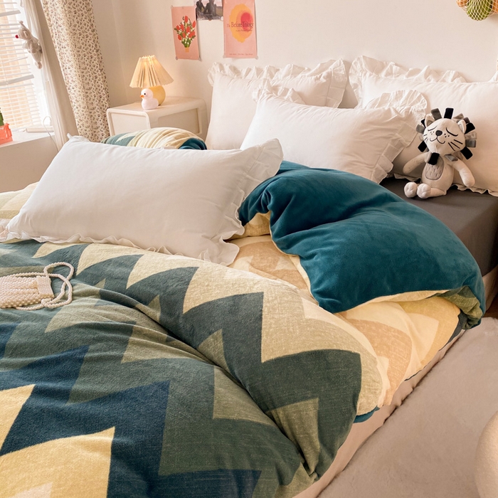 91家纺网 家纺一手货源 找家纺 金盛纺 2025新款高克重牛奶绒印花系列单被套(可定制) 梦境（绿）