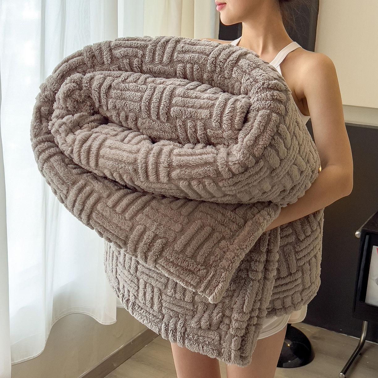 世纪绒品 2025新款A类几何牛奶绒提花毛毯 几何-幻影灰