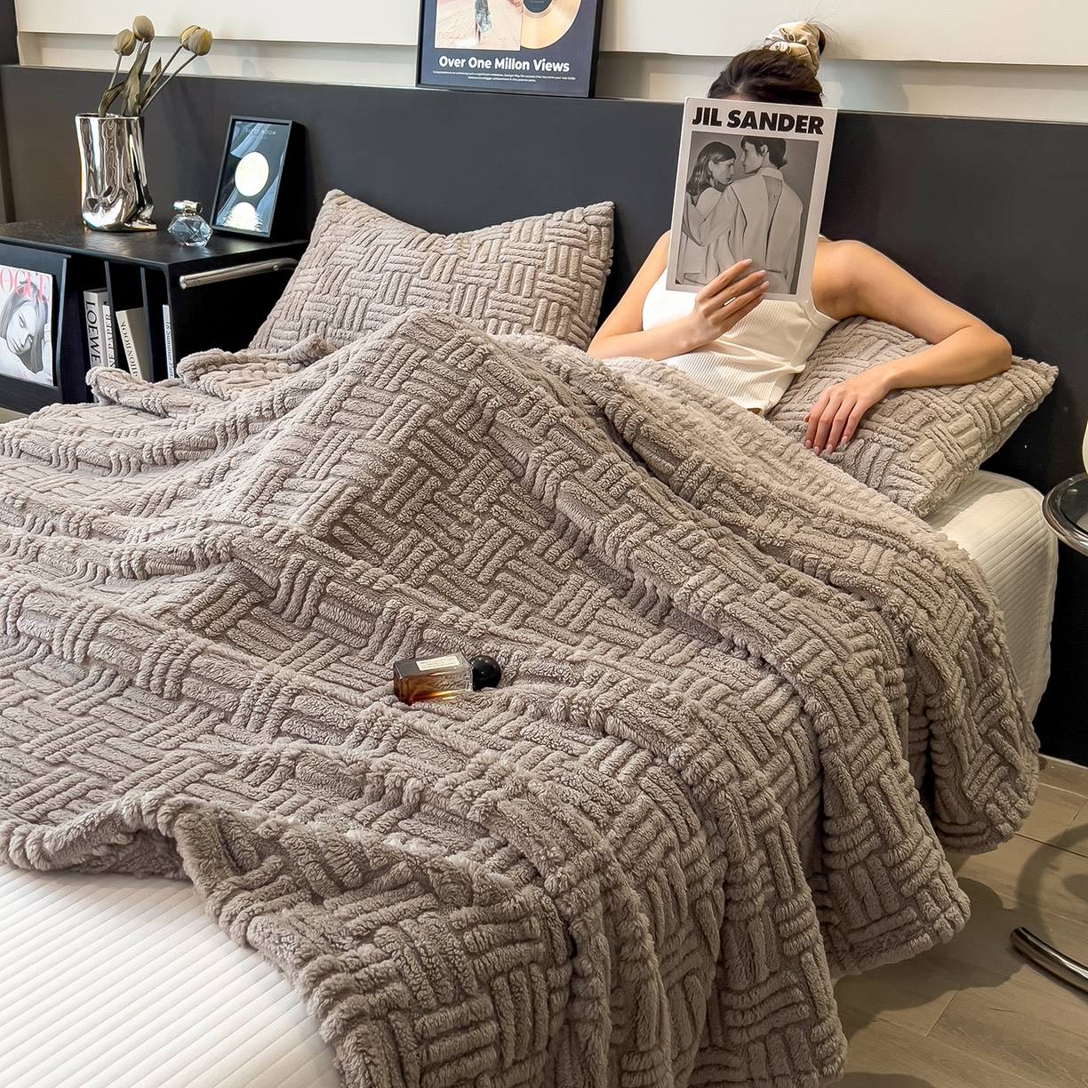 91家纺网 家纺一手货源 找家纺 世纪绒品 2025新款A类几何牛奶绒提花毛毯 几何-幻影灰