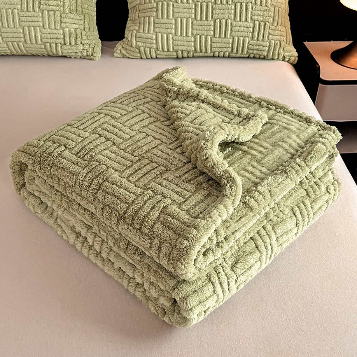 91家纺网 家纺一手货源 找家纺 （总）世纪绒品 2025新款A类几何牛奶绒提花毛毯