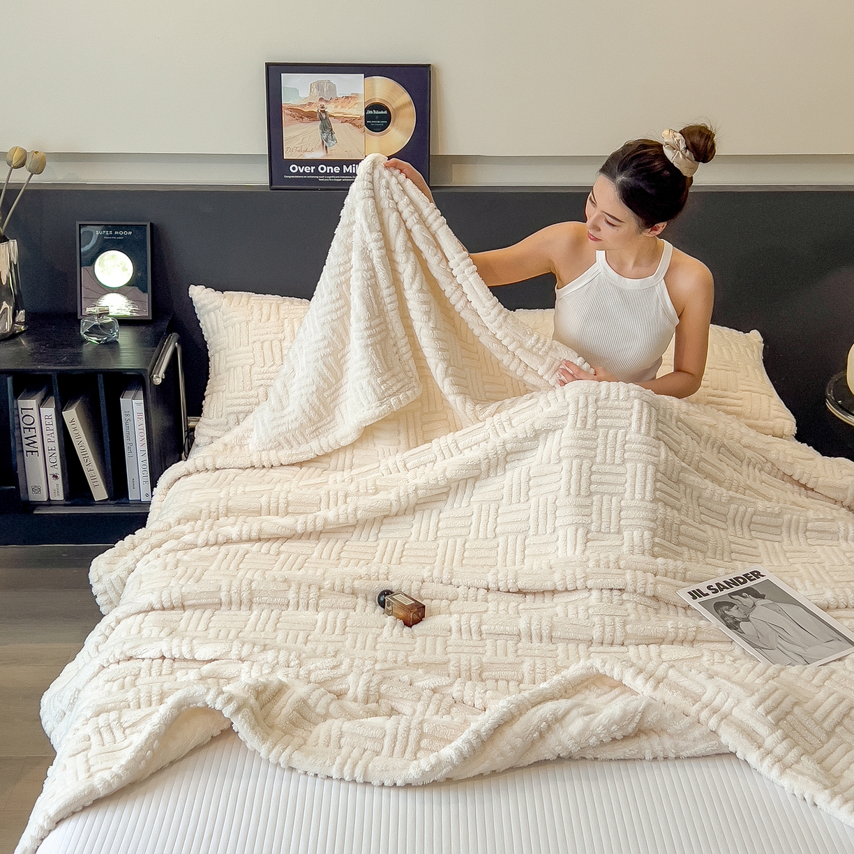 91家纺网 家纺一手货源 找家纺 世纪绒品 2025新款A类几何牛奶绒提花毛毯 几何-月光白