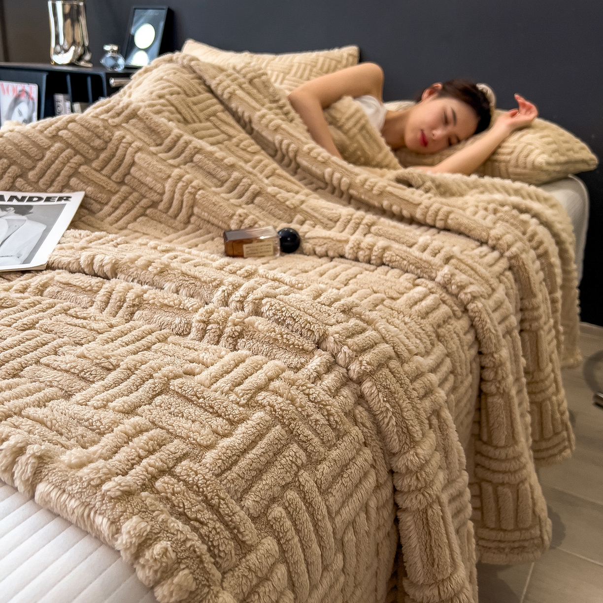 91家纺网 家纺一手货源 找家纺 世纪绒品 2025新款A类几何牛奶绒提花毛毯 几何-伯爵咖