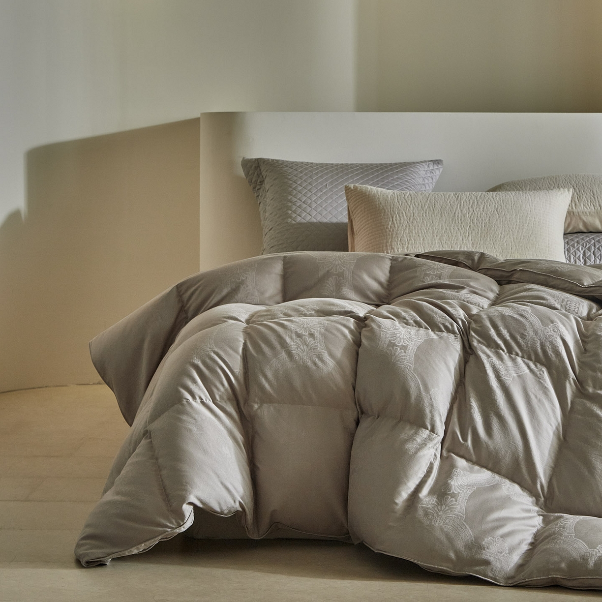 91家纺网 家纺一手货源 找家纺 （总）暖羽屋羽绒馆 2025新款国标95白鹅绒被子 羽绒被芯60s大提花羽绒被 双人鹅绒被2米 婚庆被子