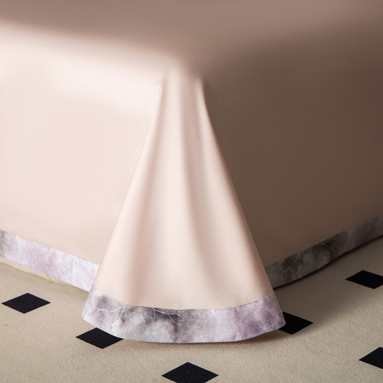 91家纺网 家纺一手货源 找家纺 洺兰家居 2025新款100支全棉新疆棉单拼角工艺款四件套长绒棉贴边床单床笠床上用品套件专（控价标准275加大285床笠275） 芊梦