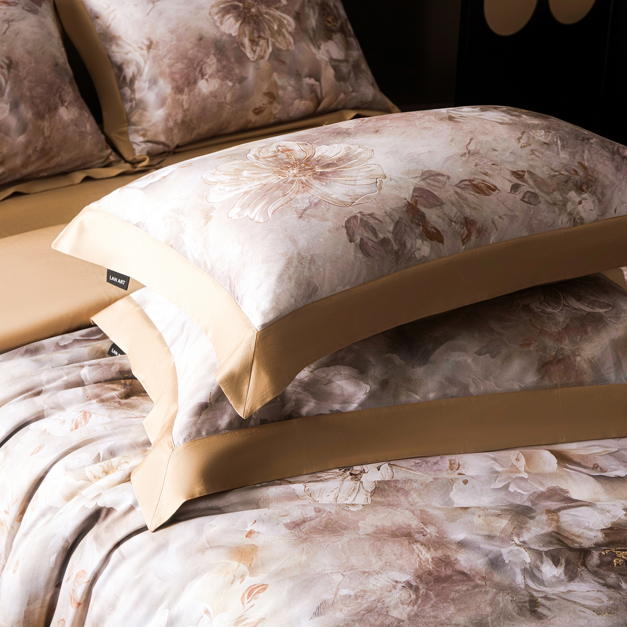 91家纺网 家纺一手货源 找家纺 洺兰家居 2025新款100支全棉新疆棉单拼角工艺款四件套长绒棉贴边床单床笠床上用品套件专（控价标准275加大285床笠275） 云锦