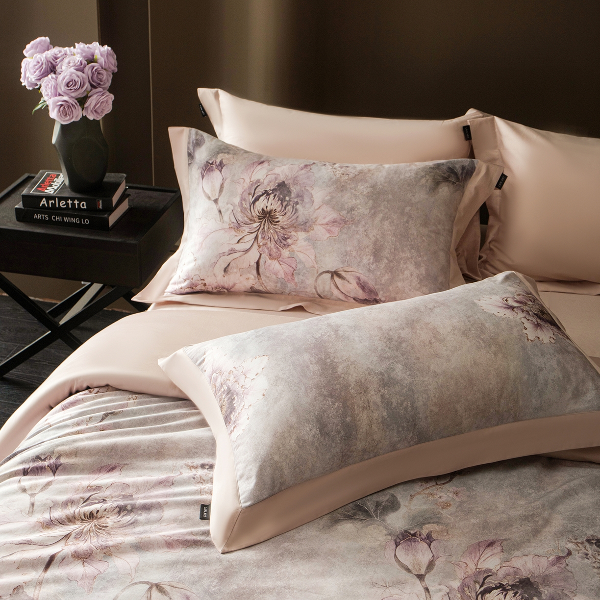 91家纺网 家纺一手货源 找家纺 洺兰家居 2025新款100支全棉新疆棉单拼角工艺款四件套长绒棉贴边床单床笠床上用品套件专（控价标准275加大285床笠275） 芊梦