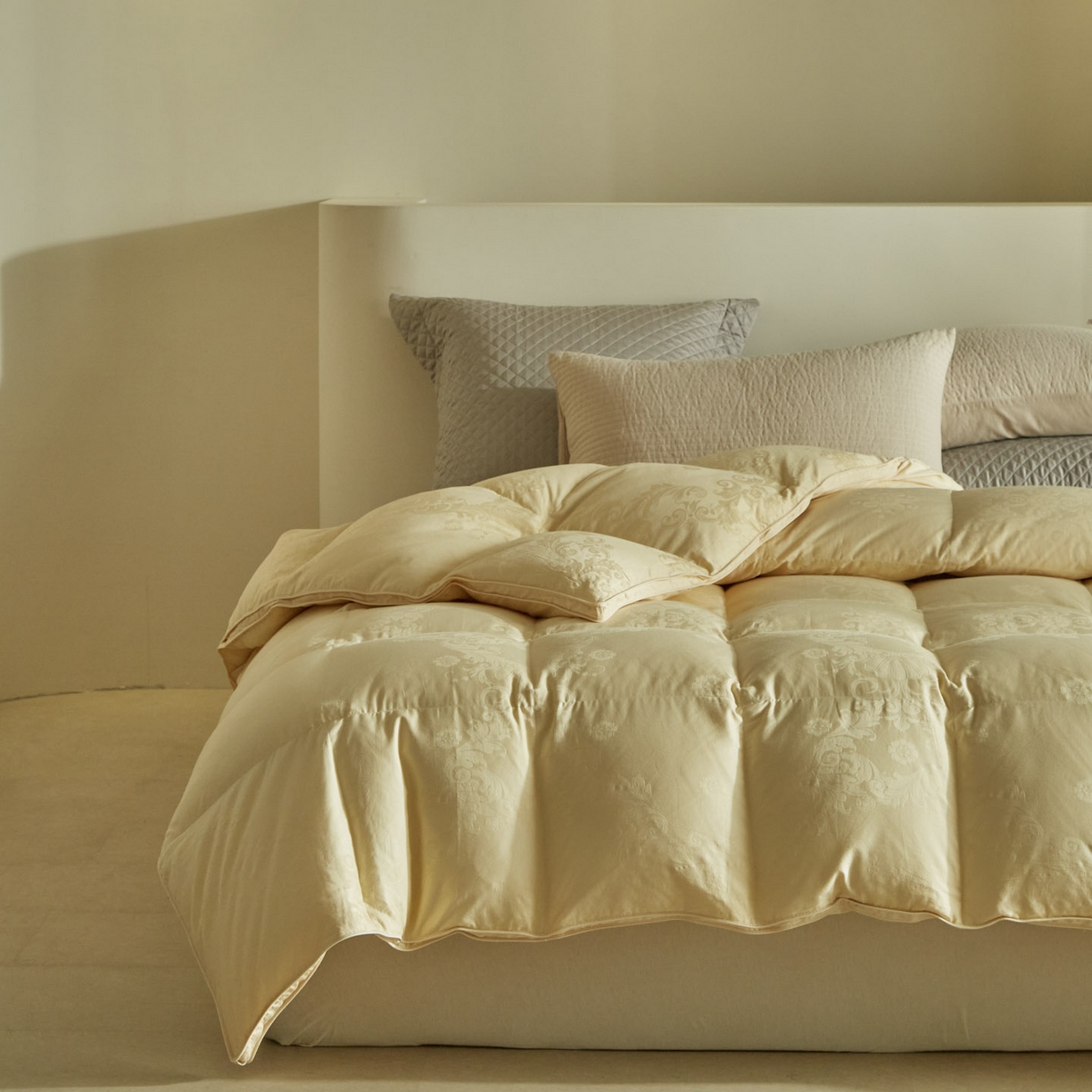 91家纺网 家纺一手货源 找家纺 暖羽屋羽绒馆 2025新款国标95白鹅绒被子 羽绒被芯60s大提花羽绒被 双人鹅绒被2米 婚庆被子 普希斯 耀金