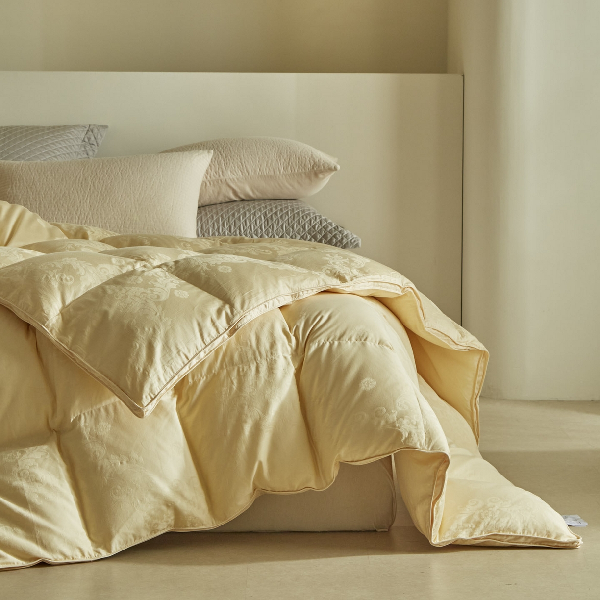 91家纺网 家纺一手货源 找家纺 暖羽屋羽绒馆 2025新款国标95白鹅绒被子 羽绒被芯60s大提花羽绒被 双人鹅绒被2米 婚庆被子 普希斯 耀金