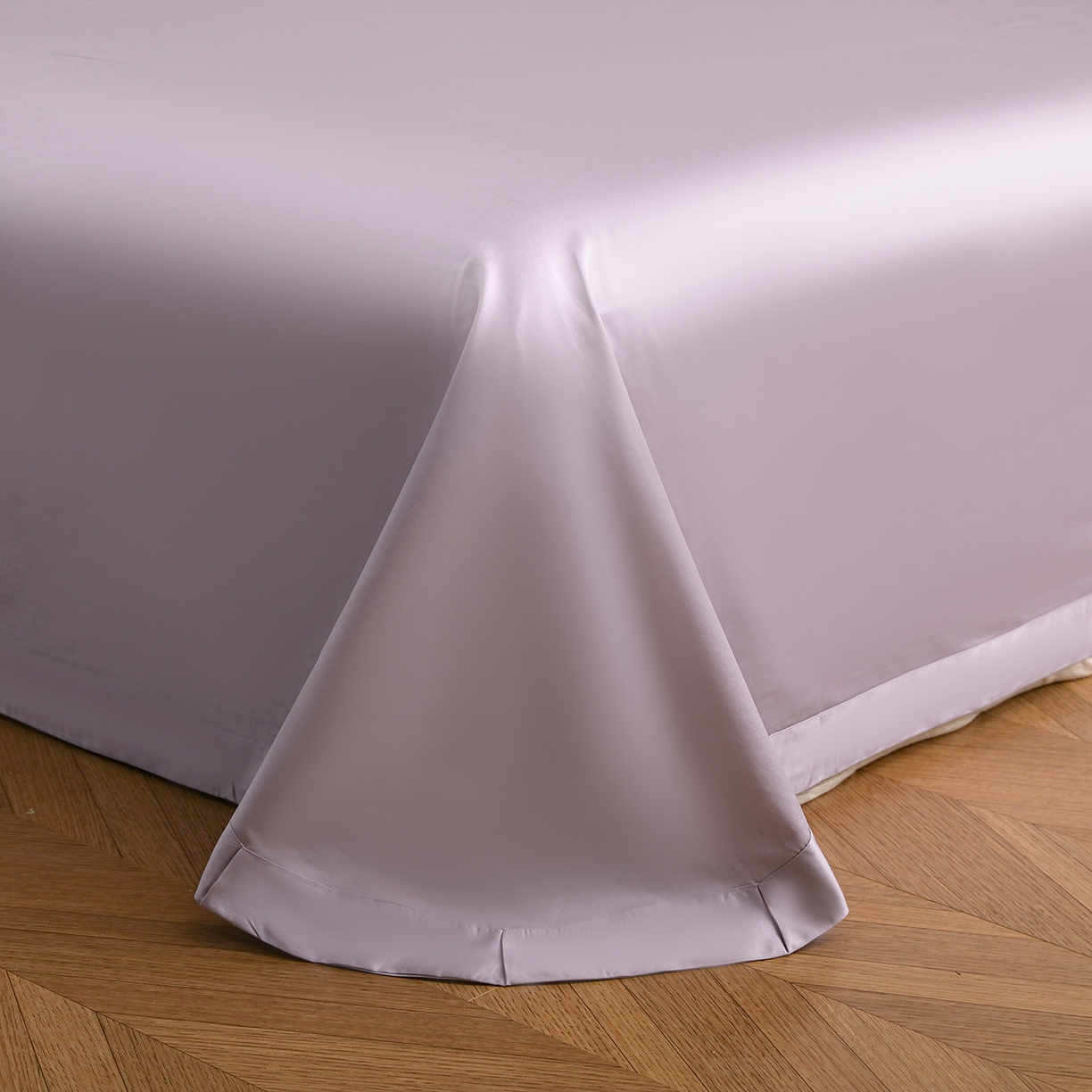 91家纺网 家纺一手货源 找家纺 洺兰家居 2025新款60支全棉新疆棉大提花拼角款四件套长绒棉贴边床单床笠床上用品套件专版（控价标准245加大260床笠255） 百合-浅紫