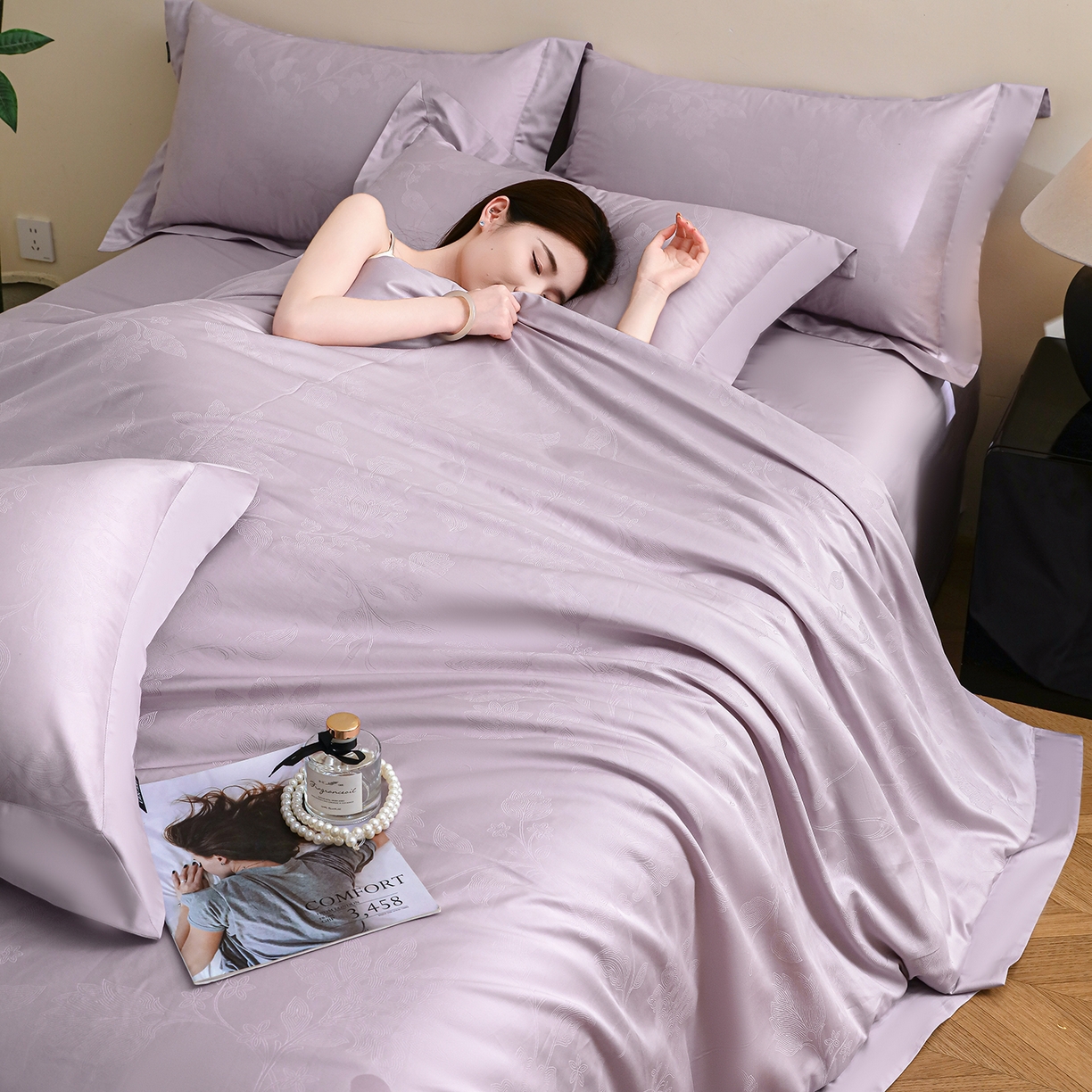 91家纺网 家纺一手货源 找家纺 洺兰家居 2025新款60支全棉新疆棉大提花拼角款四件套长绒棉贴边床单床笠床上用品套件专版（控价标准245加大260床笠255） 苏菲-浅紫