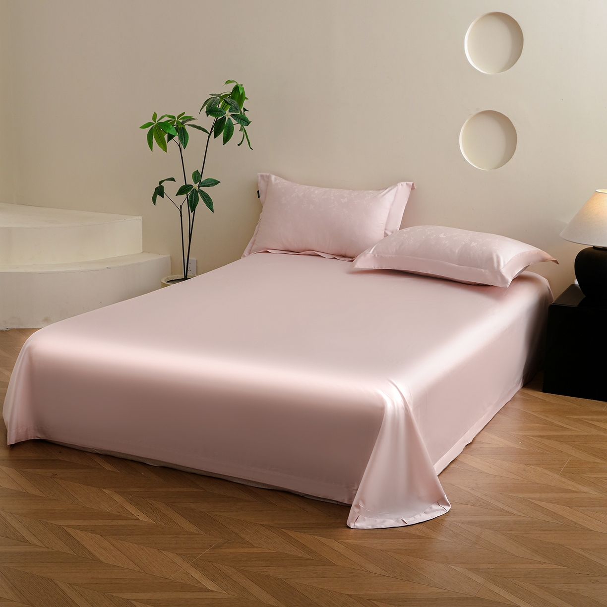 91家纺网 家纺一手货源 找家纺 洺兰家居 2025新款60支全棉新疆棉大提花拼角款四件套长绒棉贴边床单床笠床上用品套件专版（控价标准245加大260床笠255） 梦蝶-浅粉