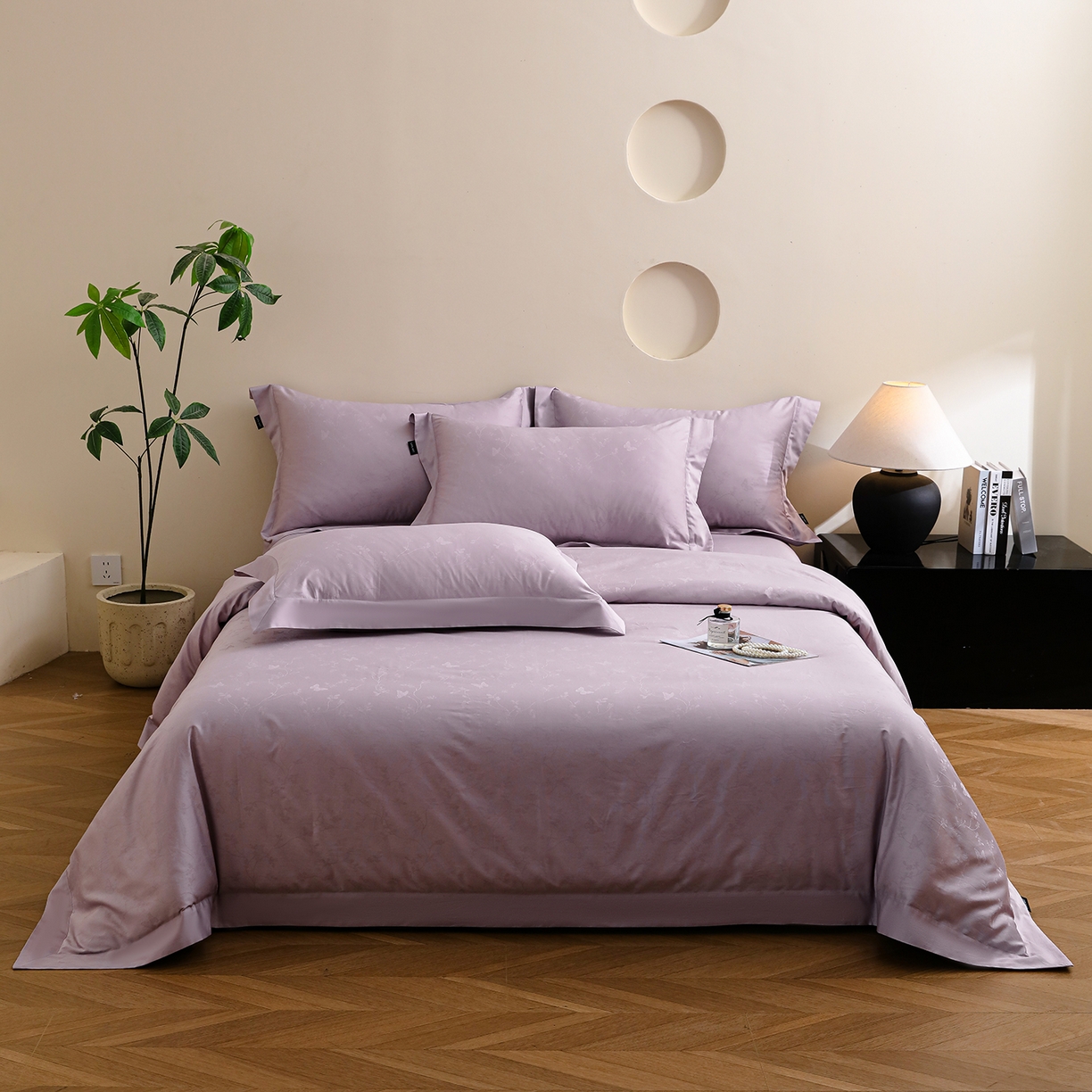 91家纺网 家纺一手货源 找家纺 洺兰家居 2025新款60支全棉新疆棉大提花拼角款四件套长绒棉贴边床单床笠床上用品套件专版（控价标准245加大260床笠255） 梦蝶-浅紫