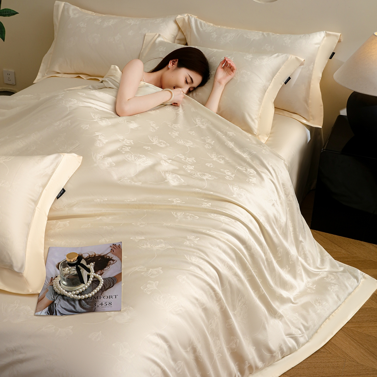 91家纺网 家纺一手货源 找家纺 洺兰家居 2025新款60支全棉新疆棉大提花拼角款四件套长绒棉贴边床单床笠床上用品套件专版（控价标准245加大260床笠255） 赫本-奶白