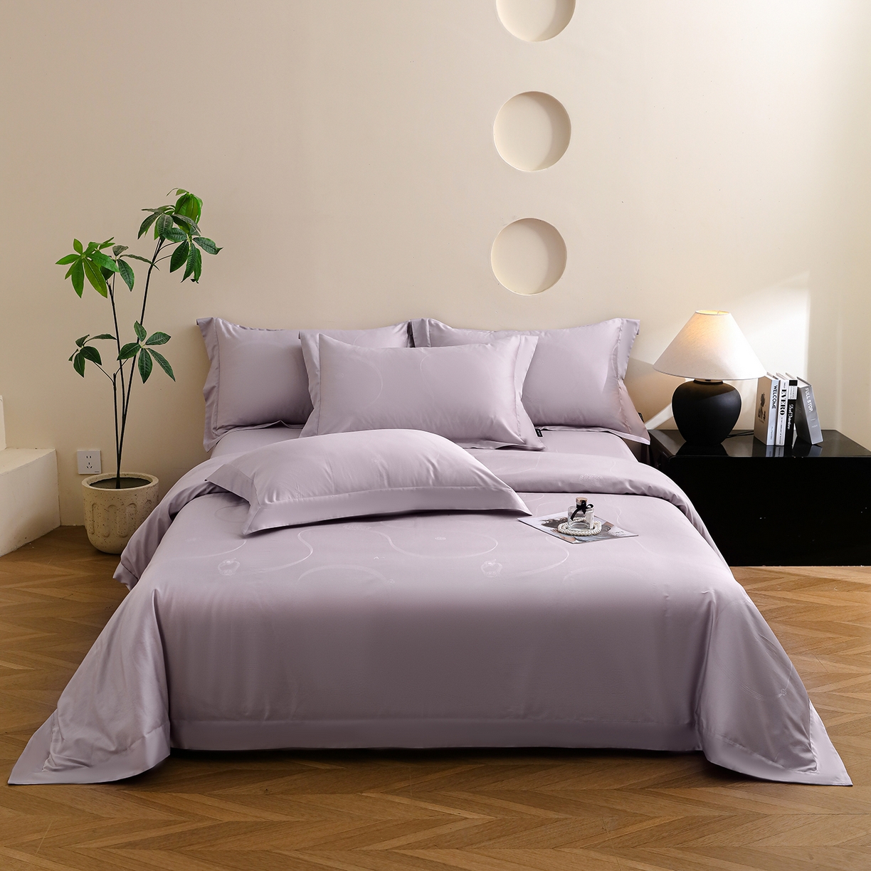 91家纺网 家纺一手货源 找家纺 洺兰家居 2025新款60支全棉新疆棉大提花拼角款四件套长绒棉贴边床单床笠床上用品套件专版（控价标准245加大260床笠255） 百合-浅紫