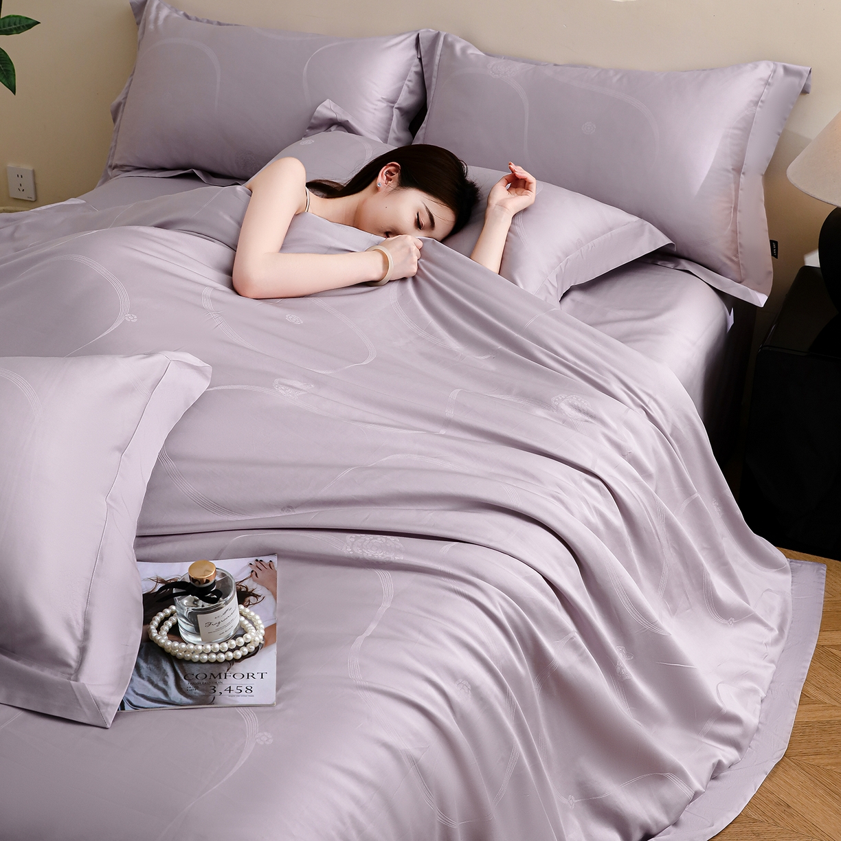 91家纺网 家纺一手货源 找家纺 洺兰家居 2025新款60支全棉新疆棉大提花拼角款四件套长绒棉贴边床单床笠床上用品套件专版（控价标准245加大260床笠255） 百合-浅紫