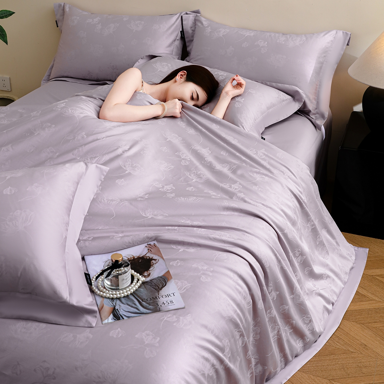 91家纺网 家纺一手货源 找家纺 洺兰家居 2025新款60支全棉新疆棉大提花拼角款四件套长绒棉贴边床单床笠床上用品套件专版（控价标准245加大260床笠255） 赫本-浅紫