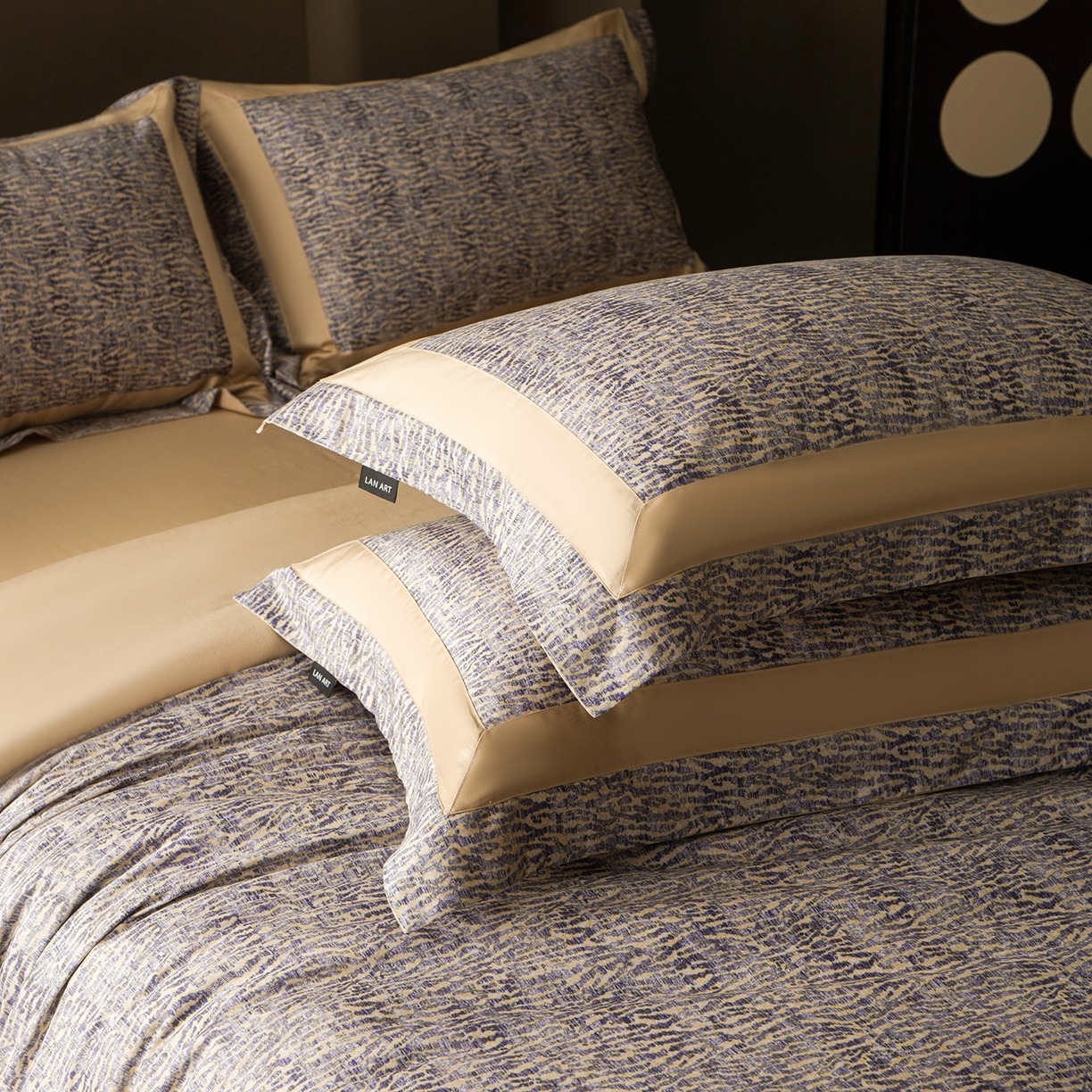 91家纺网 家纺一手货源 找家纺 洺兰家居 2025新款100支全棉新疆棉贴布工艺款四件套长绒棉贴边床单床笠床上用品套件专版（控价标准275加大285床笠275） 古娅-咖