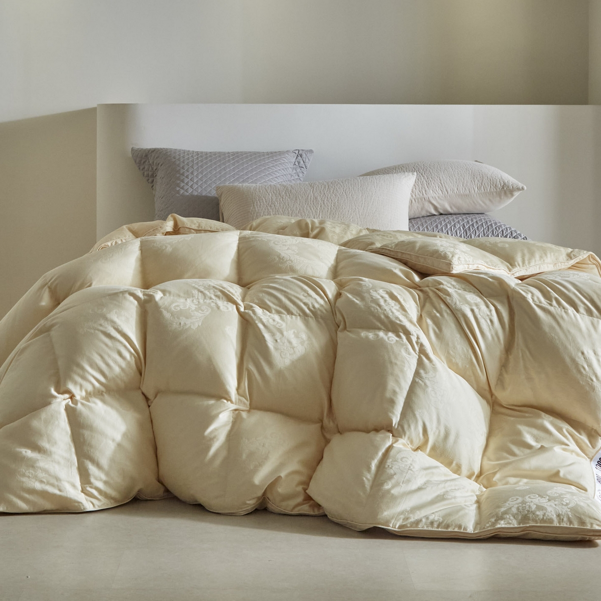 91家纺网 家纺一手货源 找家纺 暖羽屋羽绒馆 2025新款国标95白鹅绒被子 羽绒被芯60s大提花羽绒被 双人鹅绒被2米 婚庆被子 普希斯 棕金