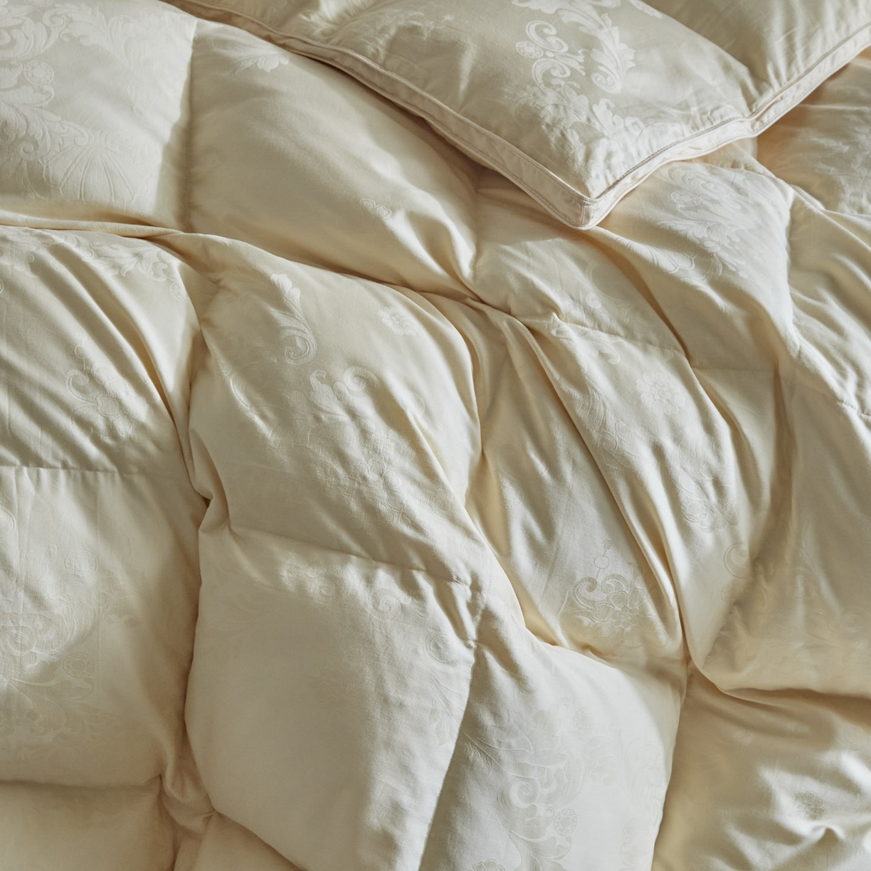 91家纺网 家纺一手货源 找家纺 暖羽屋羽绒馆 2025新款国标95白鹅绒被子 羽绒被芯60s大提花羽绒被 双人鹅绒被2米 婚庆被子 普希斯 棕金