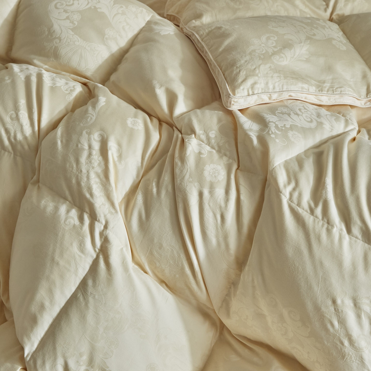 91家纺网 家纺一手货源 找家纺 暖羽屋羽绒馆 2025新款国标95白鹅绒被子 羽绒被芯60s大提花羽绒被 双人鹅绒被2米 婚庆被子 普希斯 棕金