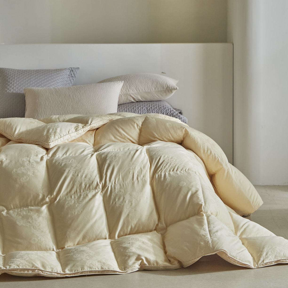 91家纺网 家纺一手货源 找家纺 暖羽屋羽绒馆 2025新款国标95白鹅绒被子 羽绒被芯60s大提花羽绒被 双人鹅绒被2米 婚庆被子 普希斯 棕金