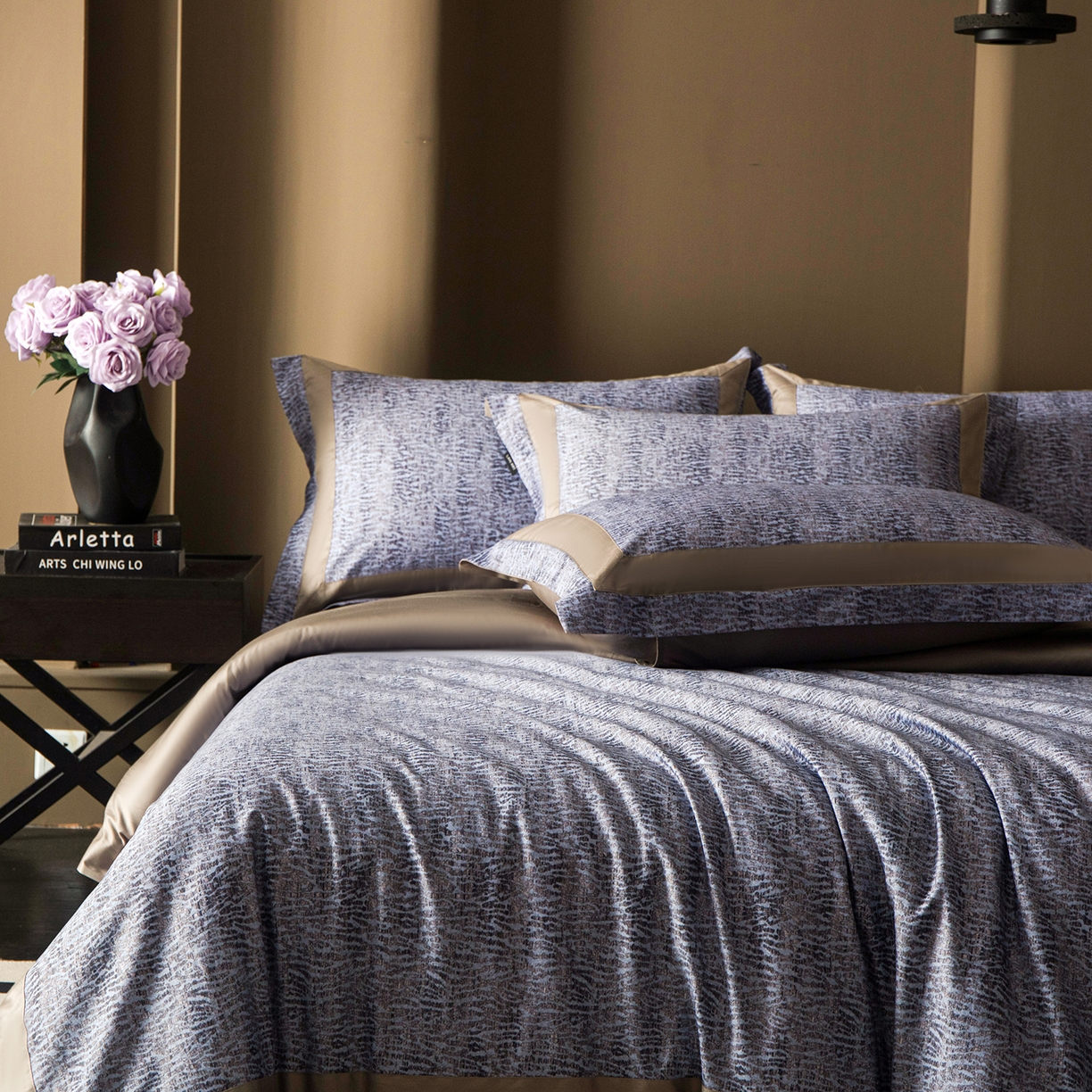 91家纺网 家纺一手货源 找家纺 洺兰家居 2025新款100支全棉新疆棉贴布工艺款四件套长绒棉贴边床单床笠床上用品套件专版（控价标准275加大285床笠275） 古娅-兰