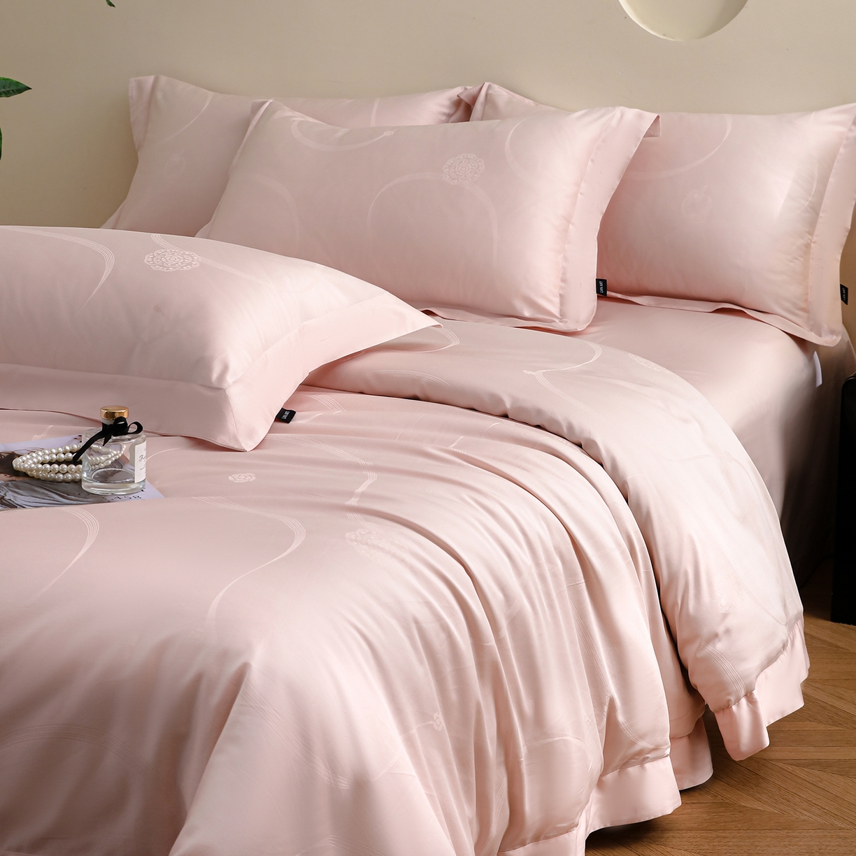 91家纺网 家纺一手货源 找家纺 （总）洺兰家居 2025新款60支全棉新疆棉大提花拼角款四件套长绒棉贴边床单床笠床上用品套件专版（控价标准245加大260床笠255）