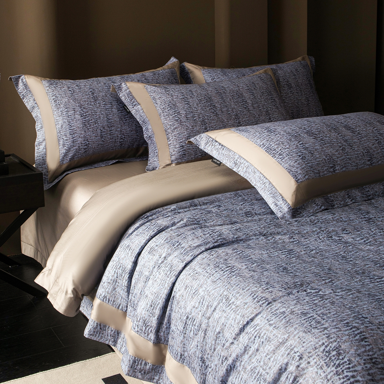 91家纺网 家纺一手货源 找家纺 洺兰家居 2025新款100支全棉新疆棉贴布工艺款四件套长绒棉贴边床单床笠床上用品套件专版（控价标准275加大285床笠275） 古娅-兰