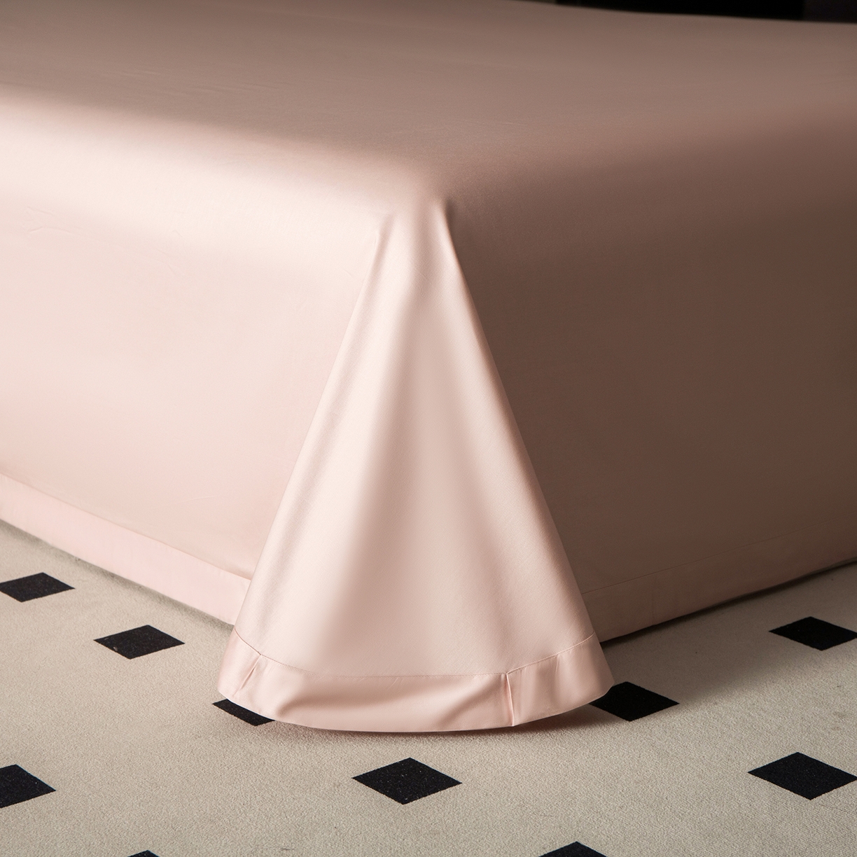 91家纺网 家纺一手货源 找家纺 洺兰家居 2025新款100支全棉新疆棉贴布工艺款四件套长绒棉贴边床单床笠床上用品套件专版（控价标准275加大285床笠275） 卡斯纳-粉