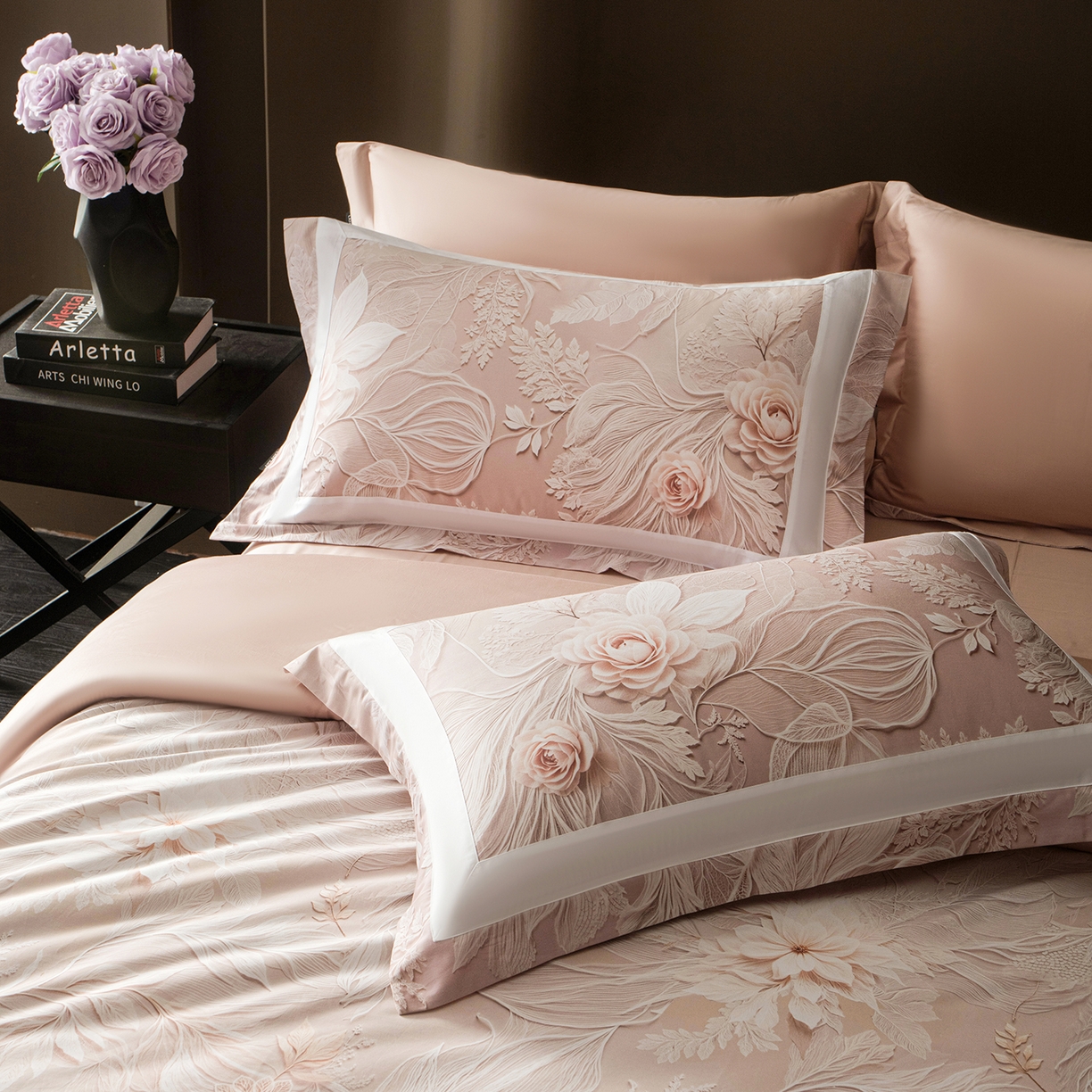 91家纺网 家纺一手货源 找家纺 洺兰家居 2025新款100支全棉新疆棉贴布工艺款四件套长绒棉贴边床单床笠床上用品套件专版（控价标准275加大285床笠275） 卡斯纳-粉