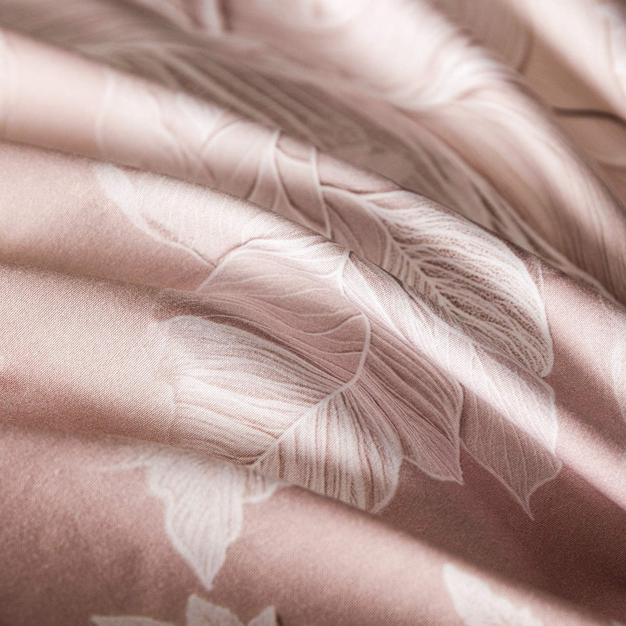 91家纺网 家纺一手货源 找家纺 洺兰家居 2025新款100支全棉新疆棉贴布工艺款四件套长绒棉贴边床单床笠床上用品套件专版（控价标准275加大285床笠275） 卡斯纳-粉